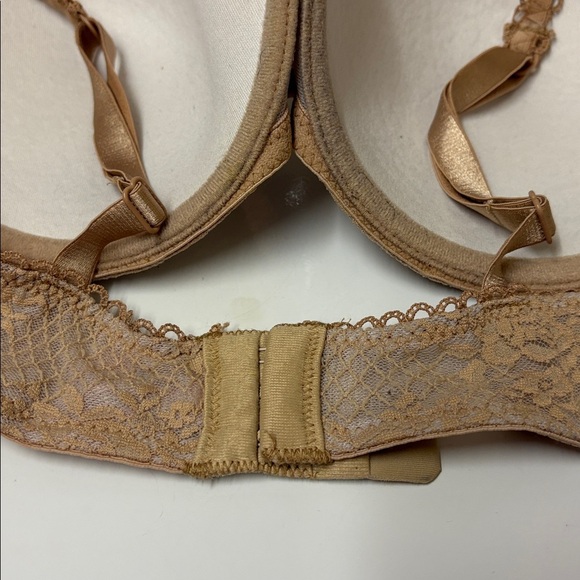 La Vie En Rose Tan Lace wired Bra, size 38C - Picture 8 of 9